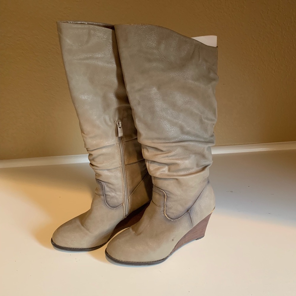 Taupe wedge boots, size 8 - Picture 2 of 8